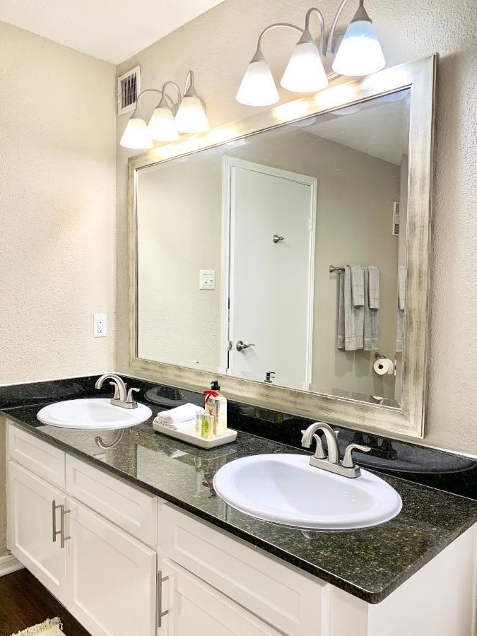 Spacious 2Br&2Ba Med Center Apt, Free Parking&Shuttle Houston Kültér fotó